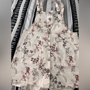 Women’s overall skirt size XL, flower print very pretty.